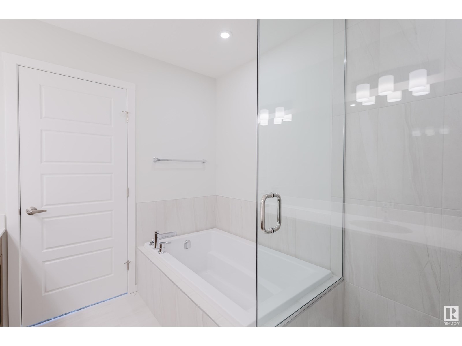 Photo 46 of 2120 209 St Nw, Edmonton AB