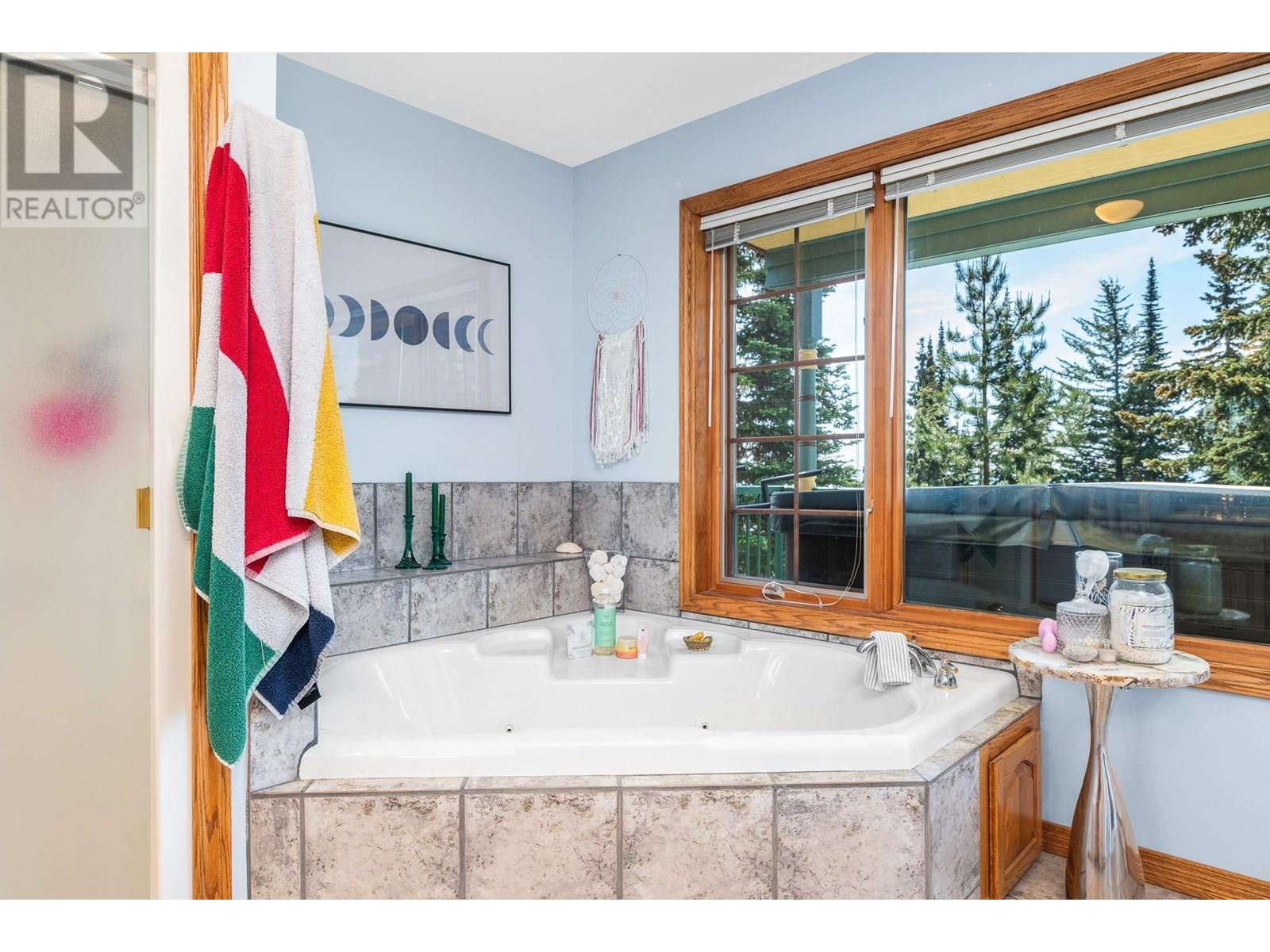 705 Monashee Road, Silver Star