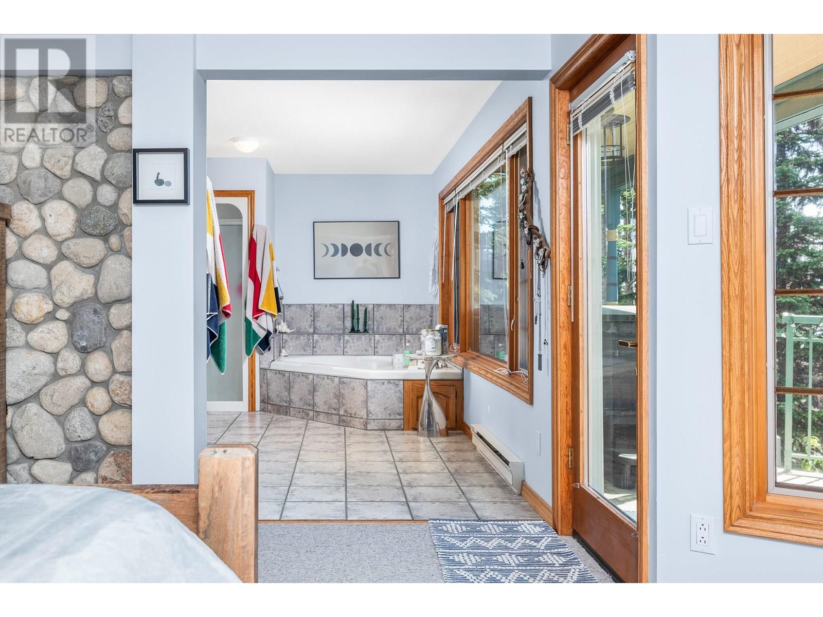 705 Monashee Road, Silver Star