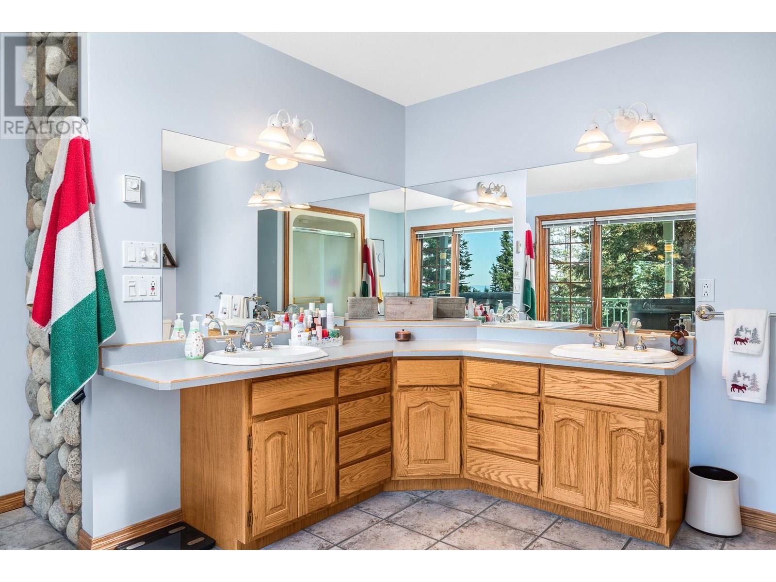 705 Monashee Road, Silver Star