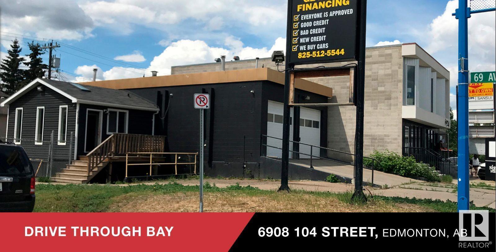 Photo 3 of 6908 104 St Nw, Edmonton AB