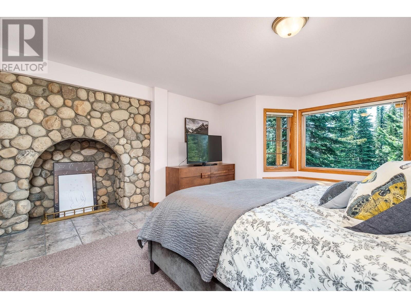 705 Monashee Road, Silver Star