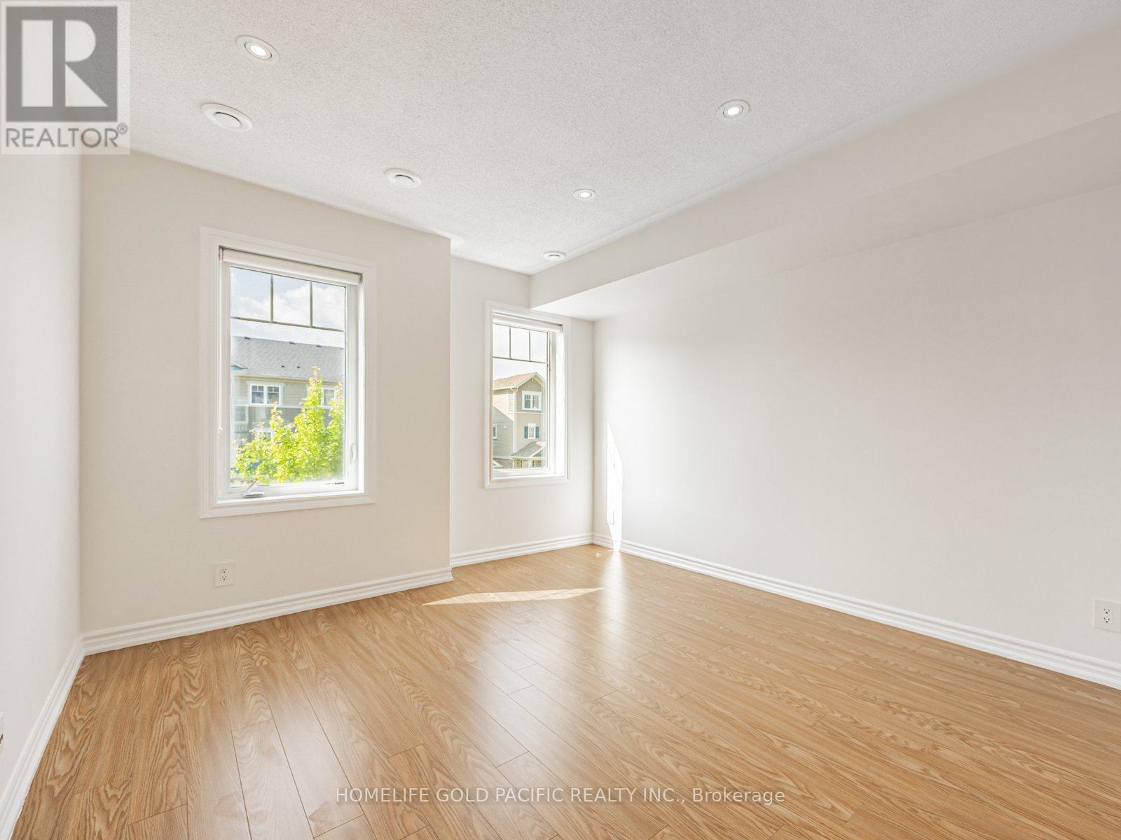 Photo 2 of 28 2500 Hill Rise Court, Oshawa ON