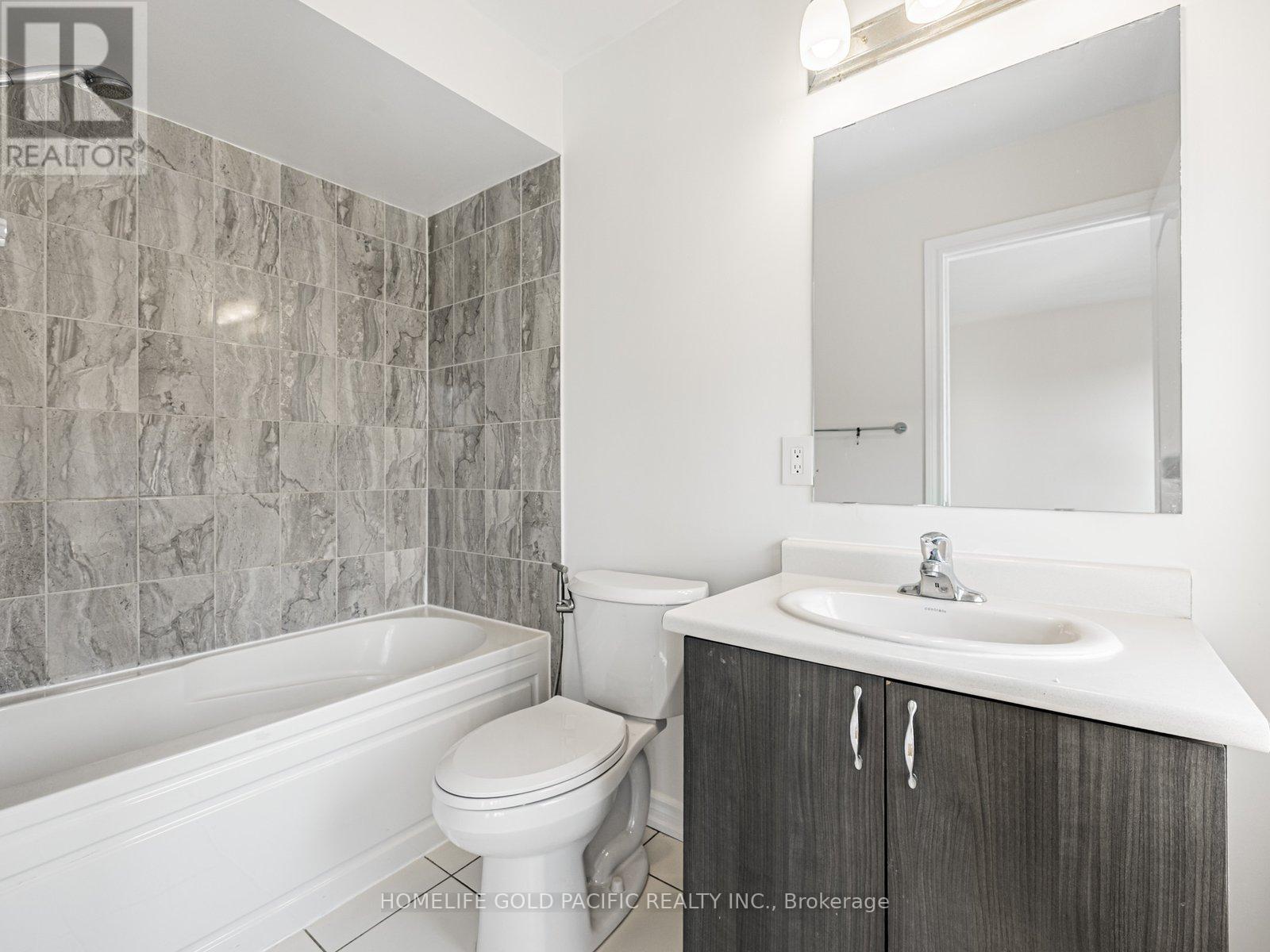 Photo 7 of 28 2500 Hill Rise Court, Oshawa ON
