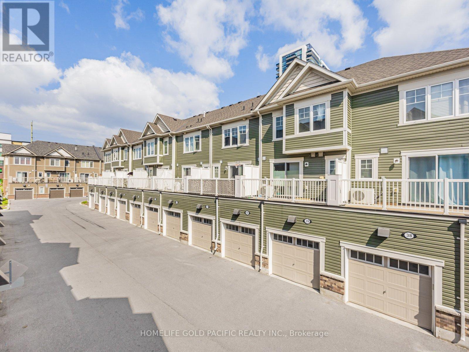 Photo 10 of 28 2500 Hill Rise Court, Oshawa ON