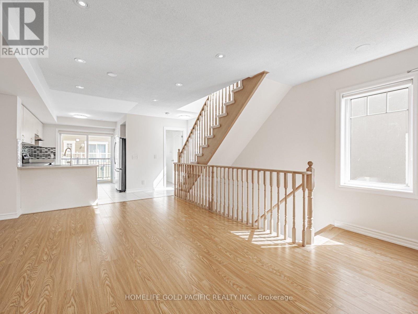 Photo 17 of 28 2500 Hill Rise Court, Oshawa ON