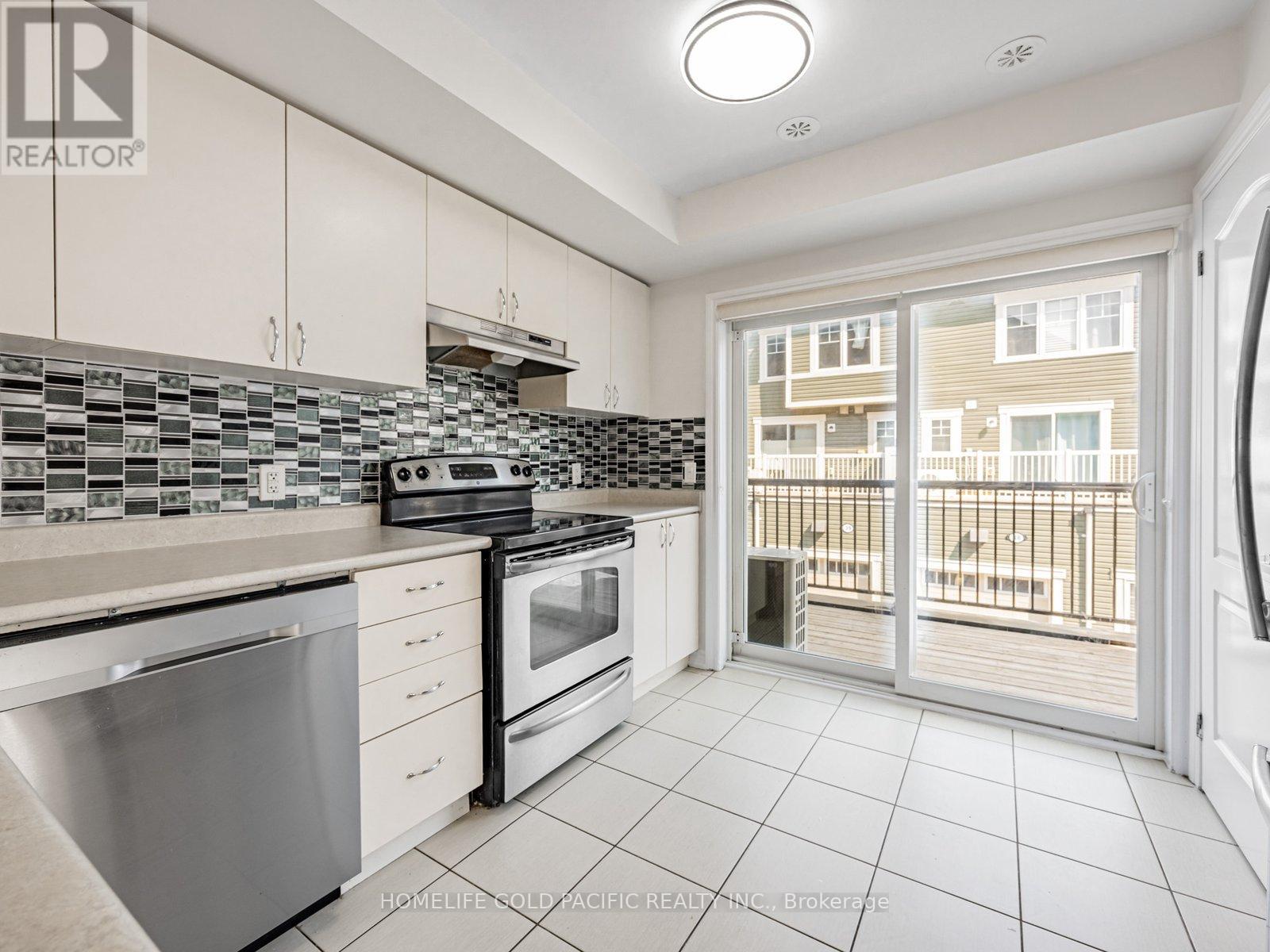 Photo 1 of 28 2500 Hill Rise Court, Oshawa ON