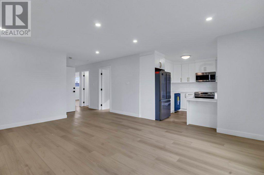 Single Family House Bi-level for Sale in  Penmeadows Close SE Penbrooke Meadows Calgary 