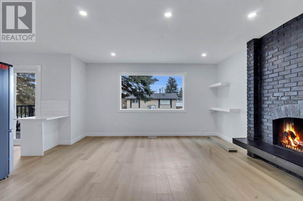 Single Family House Bi-level for Sale in  Penmeadows Close SE Penbrooke Meadows Calgary 