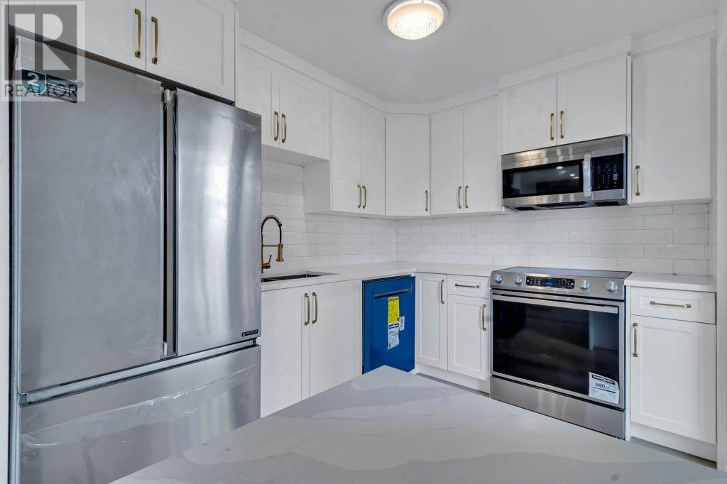 Single Family House Bi-level for Sale in  Penmeadows Close SE Penbrooke Meadows Calgary 