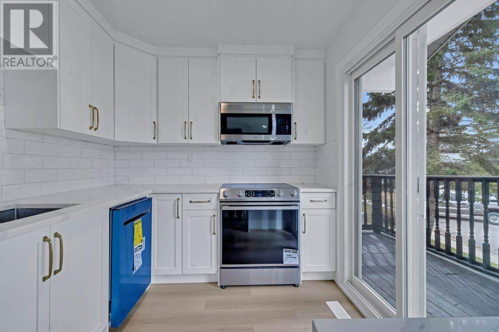 Single Family House Bi-level for Sale in  Penmeadows Close SE Penbrooke Meadows Calgary 