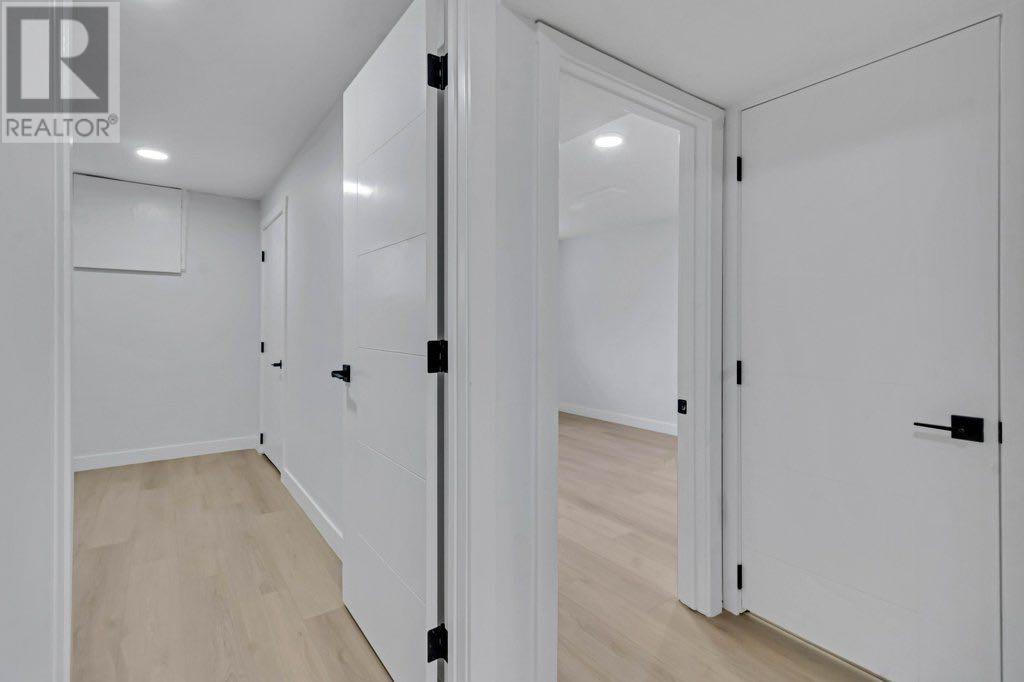 Single Family House Bi-level for Sale in  Penmeadows Close SE Penbrooke Meadows Calgary 
