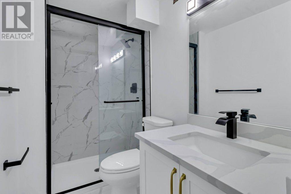 Single Family House Bi-level for Sale in  Penmeadows Close SE Penbrooke Meadows Calgary 