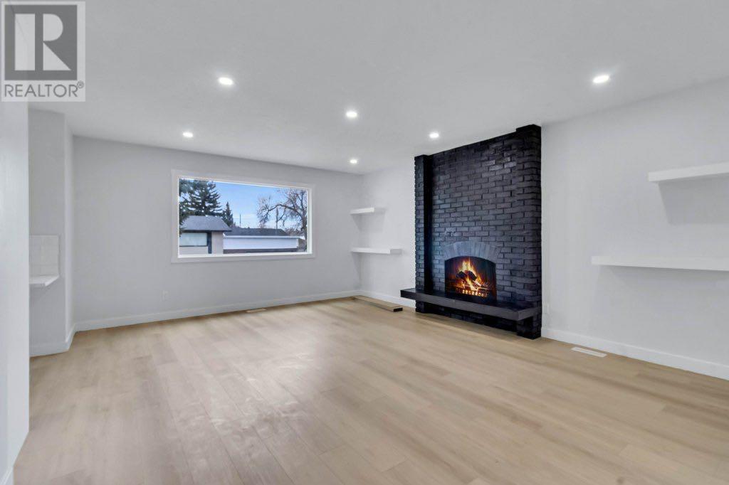 Single Family House Bi-level for Sale in  Penmeadows Close SE Penbrooke Meadows Calgary 