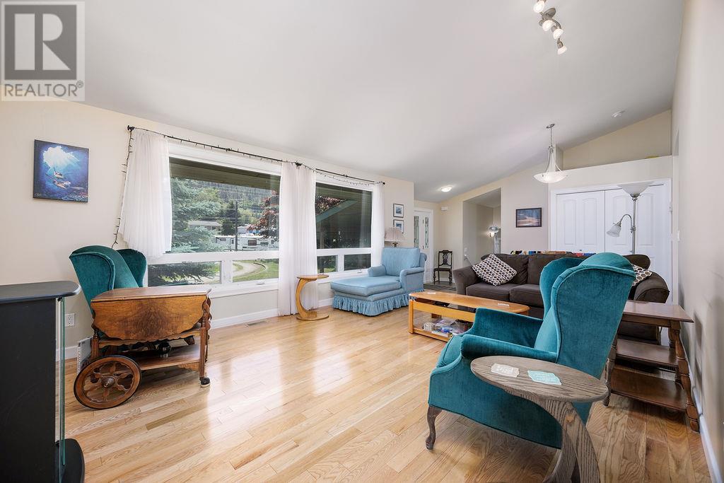 3796 East Vernon Road, Vernon