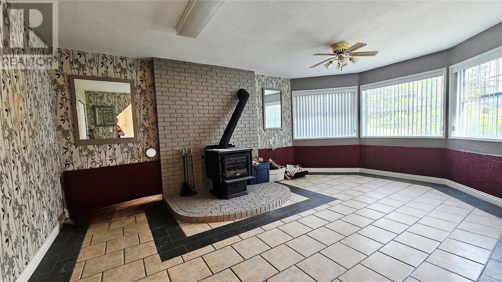 450 Cormorant Rd, Campbell River