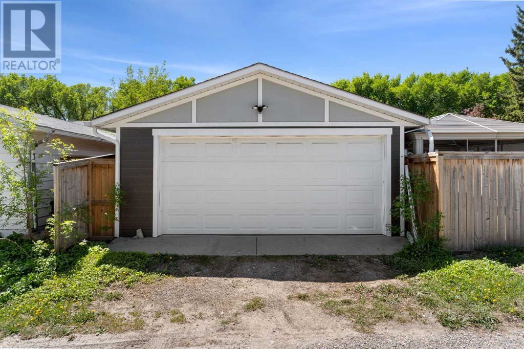 Single Family House Bungalow for Sale in  Northmount Drive NW Brentwood Calgary 