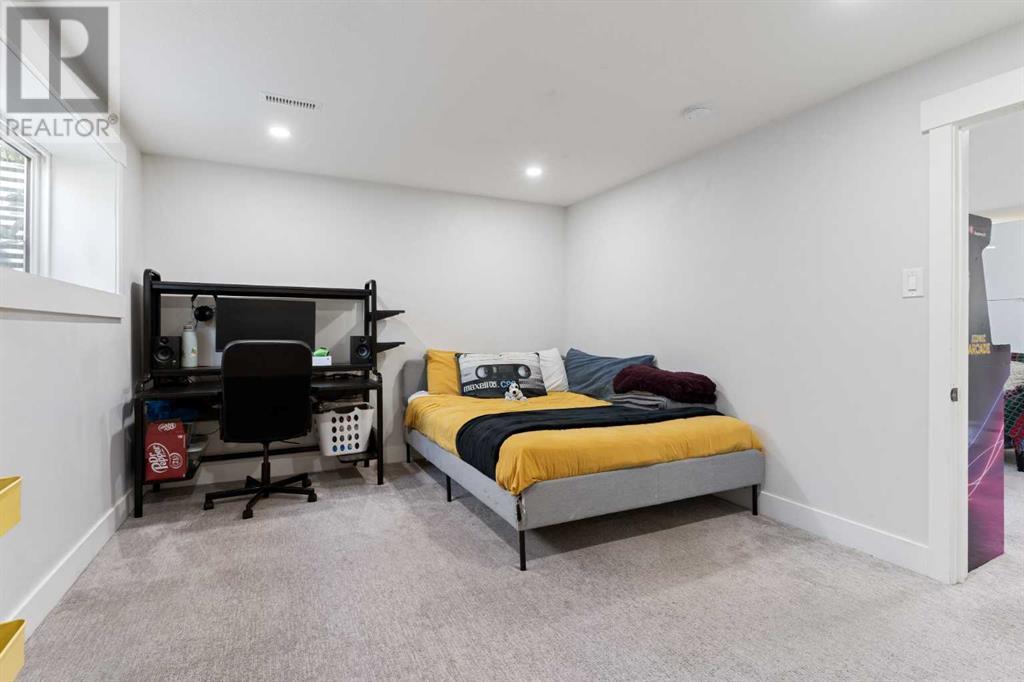 Single Family House Bungalow for Sale in  Northmount Drive NW Brentwood Calgary 
