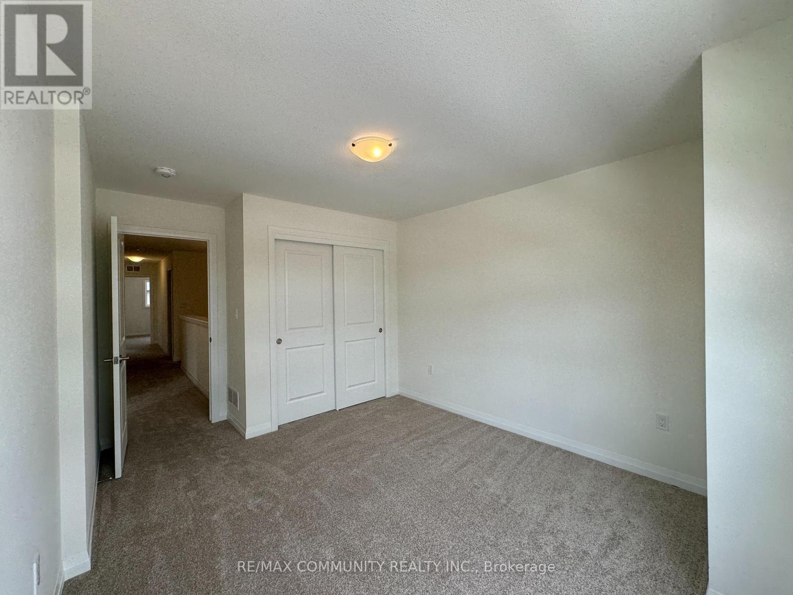 Photo 5 of 72 Samuel Avenue, Pelham ON