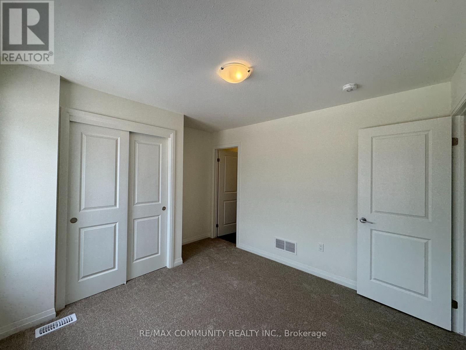 Photo 10 of 72 Samuel Avenue, Pelham ON