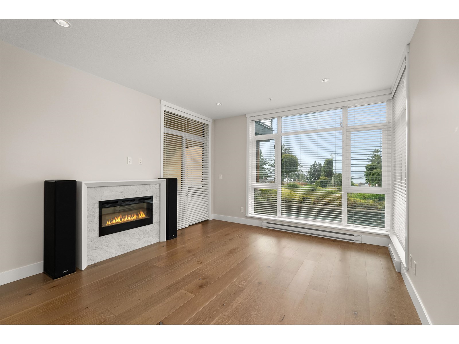 214 14855 THRIFT AVENUE, White Rock