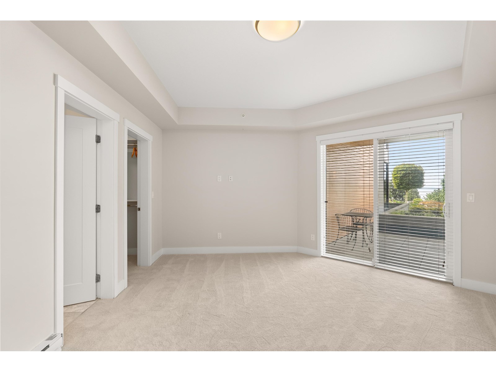 214 14855 THRIFT AVENUE, White Rock