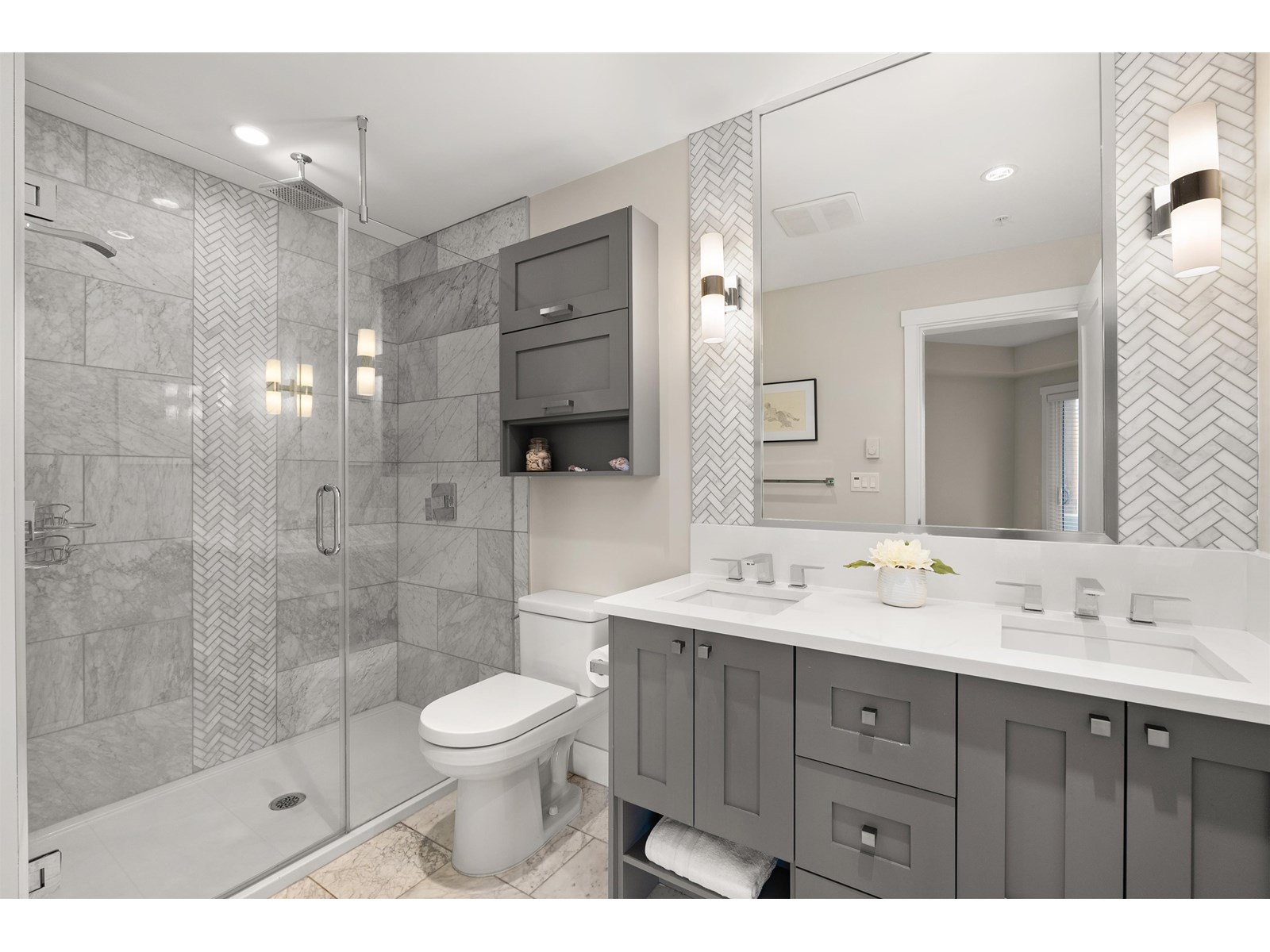 214 14855 THRIFT AVENUE, White Rock