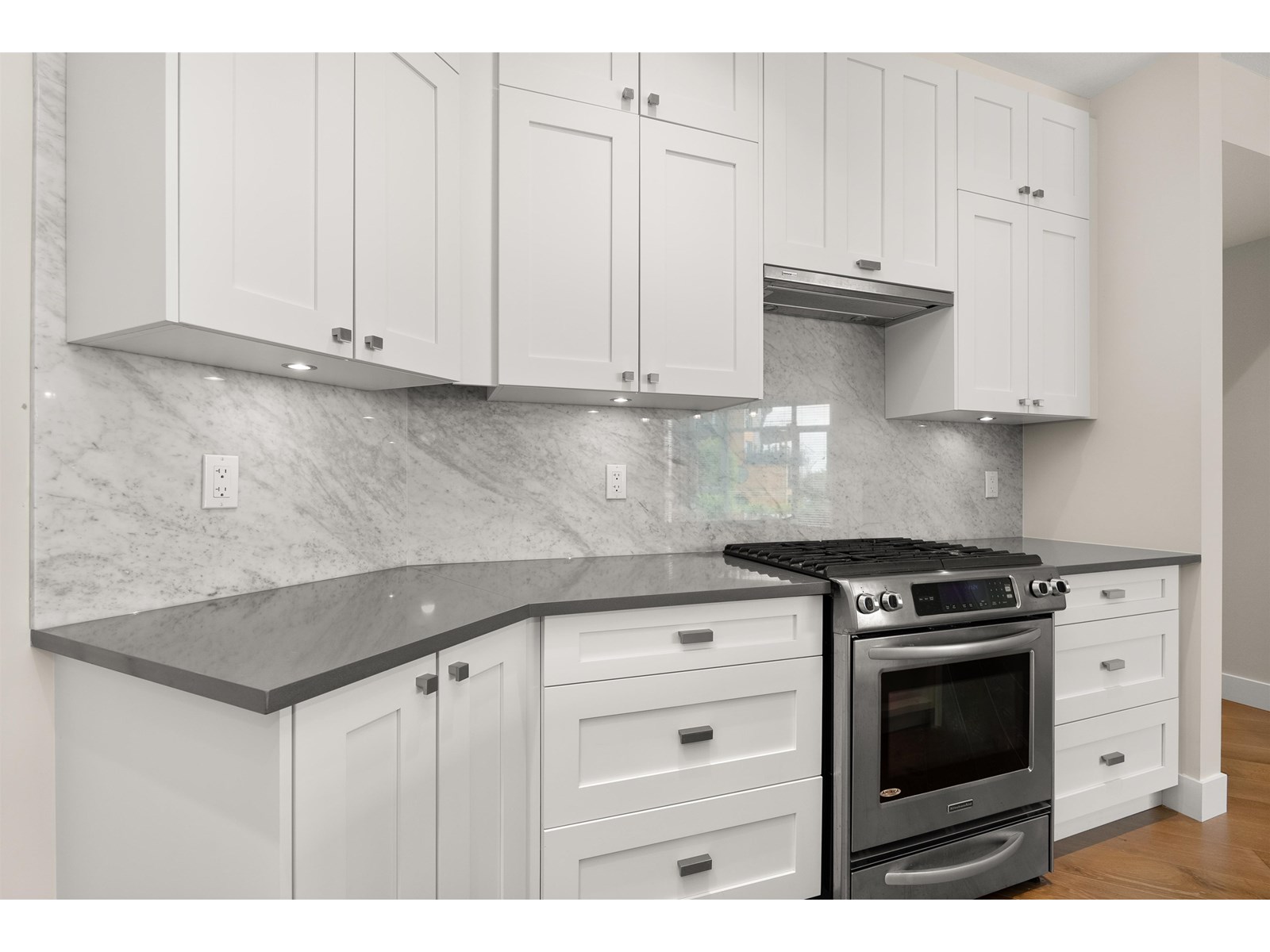 214 14855 THRIFT AVENUE, White Rock