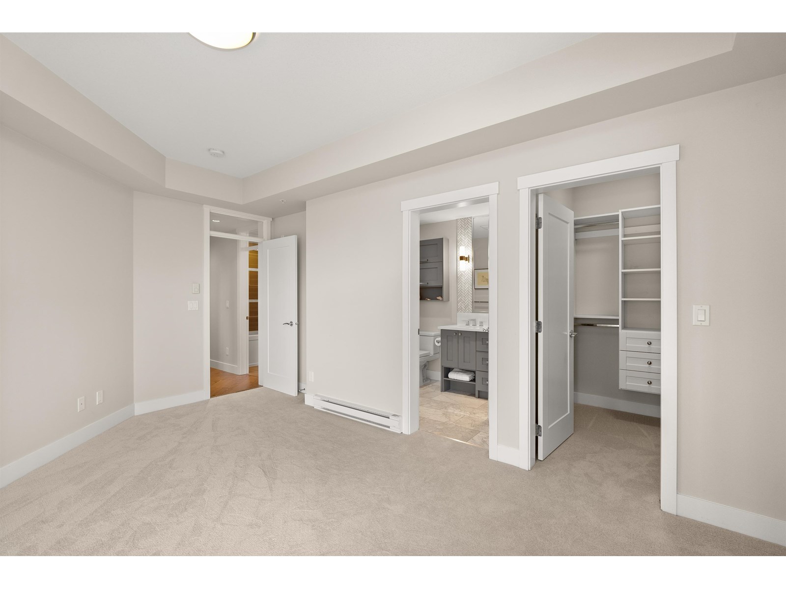 214 14855 THRIFT AVENUE, White Rock