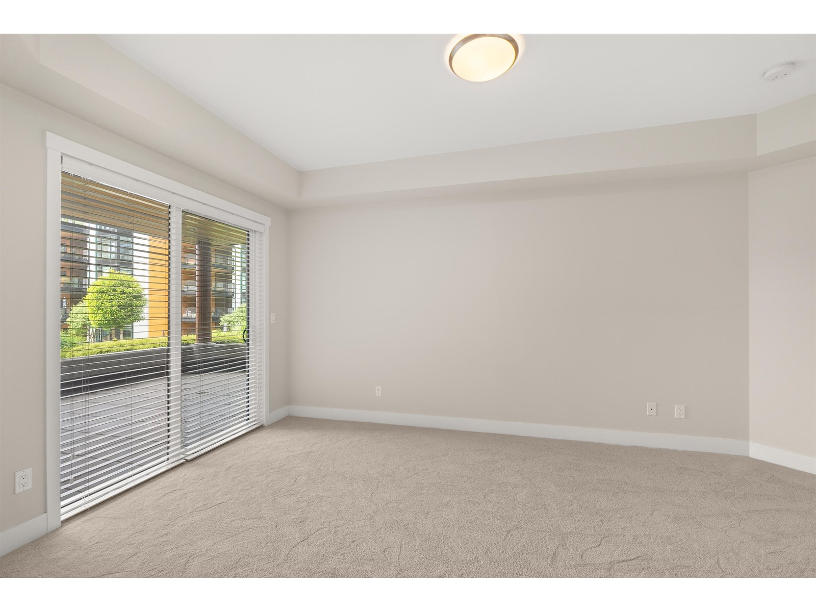 214 14855 THRIFT AVENUE, White Rock