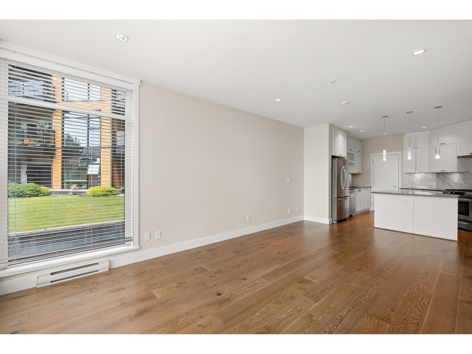 214 14855 THRIFT AVENUE, White Rock