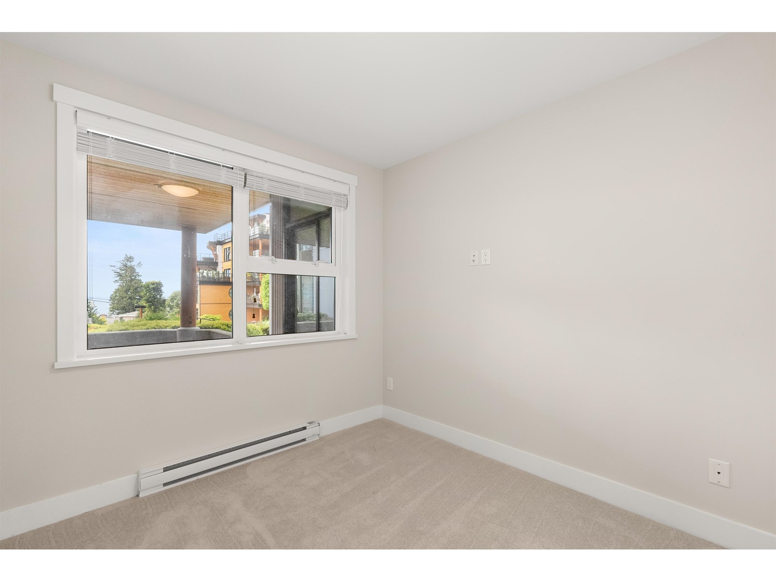 214 14855 THRIFT AVENUE, White Rock