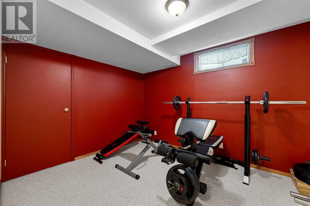Single Family House for Sale in  MILLVIEW Place SW Millrise Calgary 