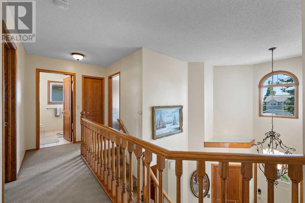 Single Family House for Sale in  MILLVIEW Place SW Millrise Calgary 