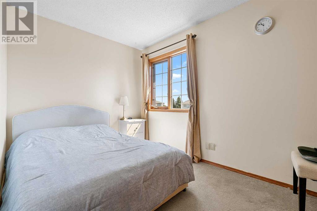 Single Family House for Sale in  MILLVIEW Place SW Millrise Calgary 
