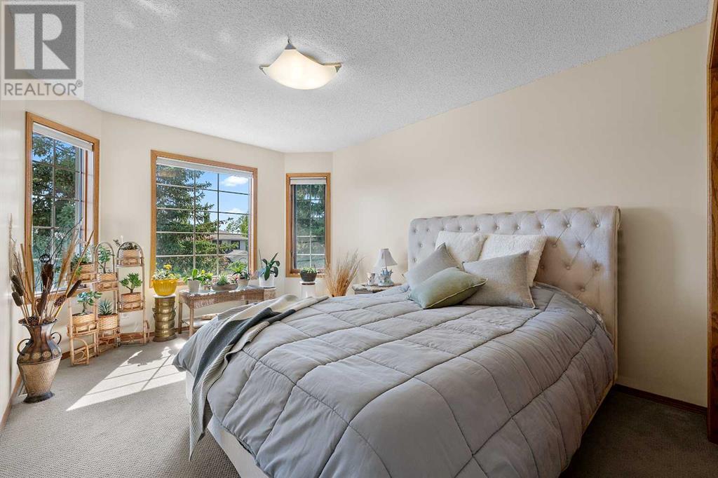 Single Family House for Sale in  MILLVIEW Place SW Millrise Calgary 