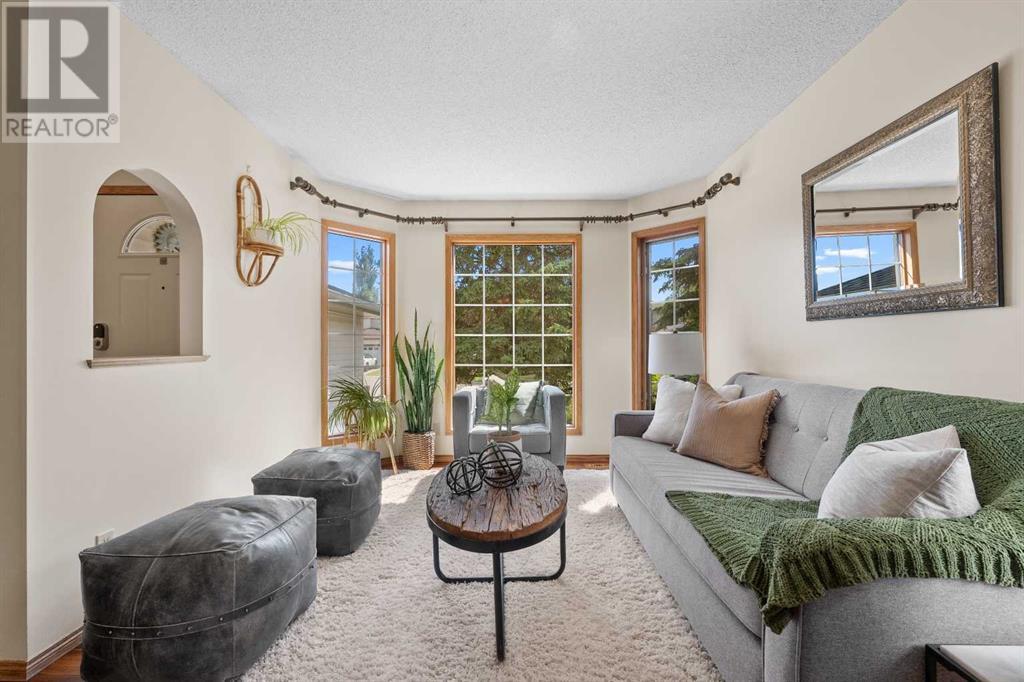 Single Family House for Sale in  MILLVIEW Place SW Millrise Calgary 