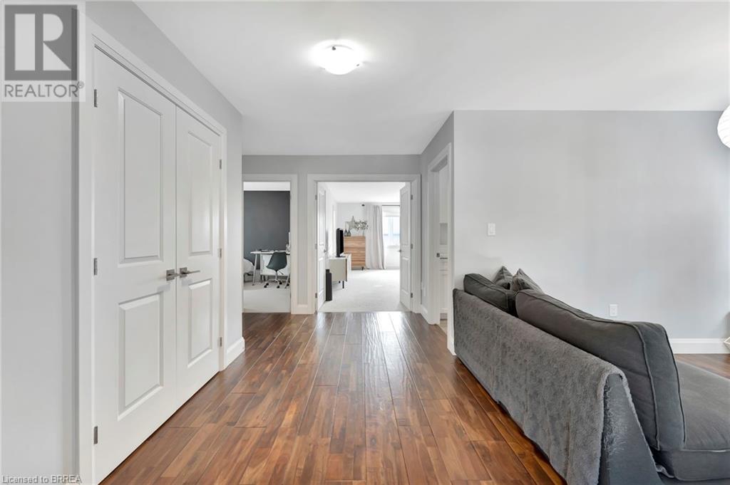 Photo 22 of 66 Sexton Crescent, Ancaster ON
