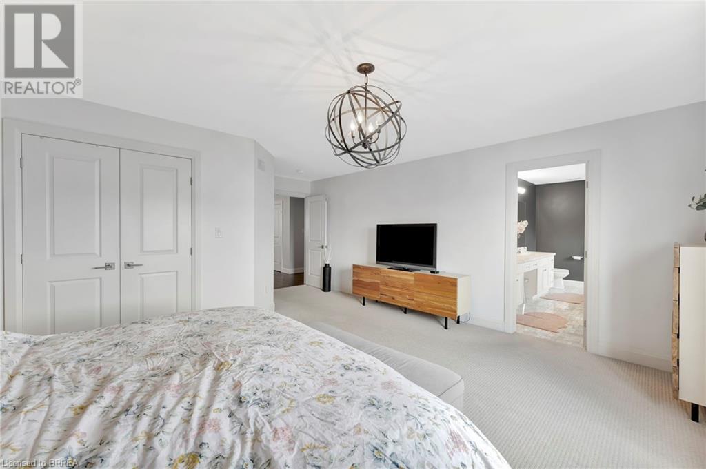 Photo 24 of 66 Sexton Crescent, Ancaster ON
