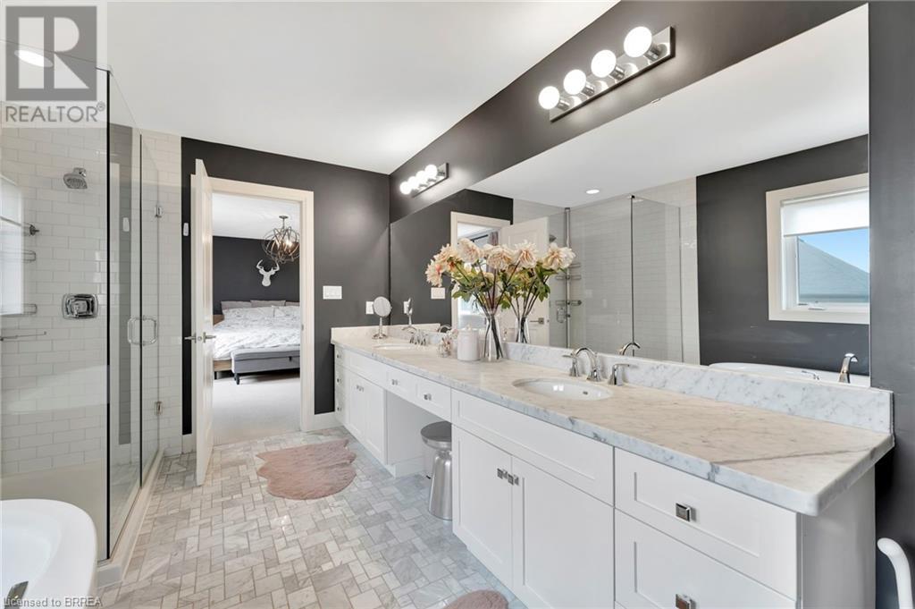 Photo 26 of 66 Sexton Crescent, Ancaster ON