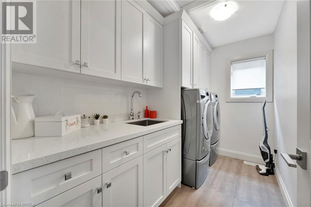Photo 33 of 66 Sexton Crescent, Ancaster ON