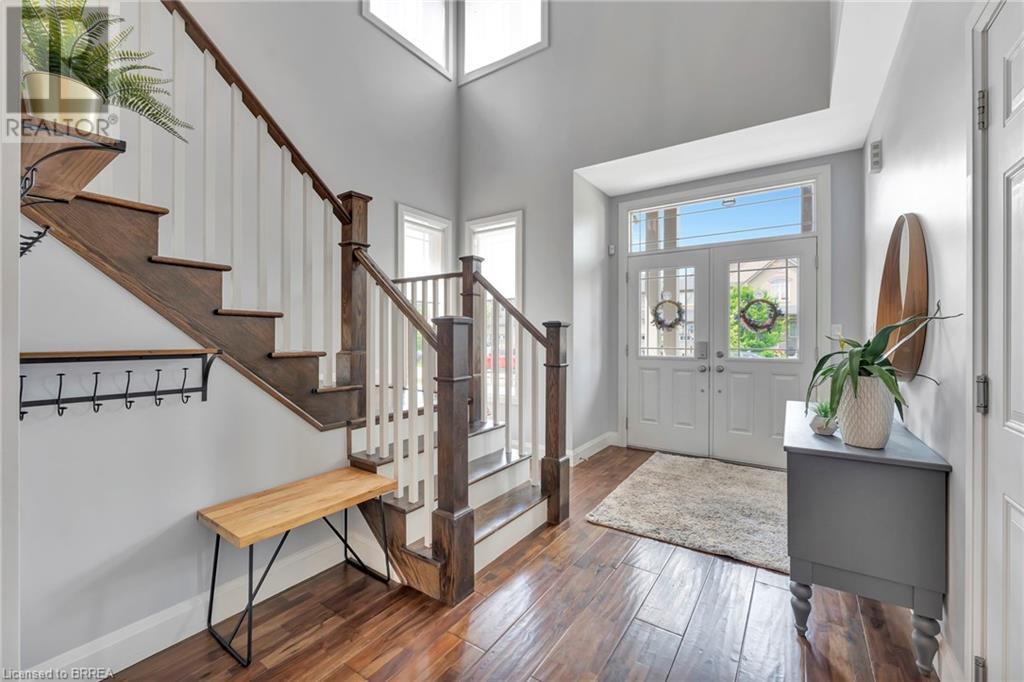 Photo 5 of 66 Sexton Crescent, Ancaster ON