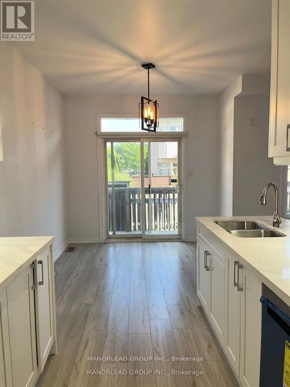 Photo 9 of 91 Cabernet Road, Vaughan ON