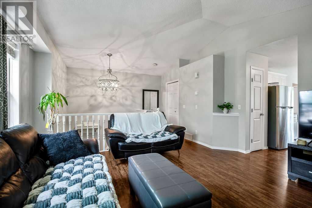 Single Family House Bi-level for Sale in  Copperfield Gardens SE Copperfield Calgary 