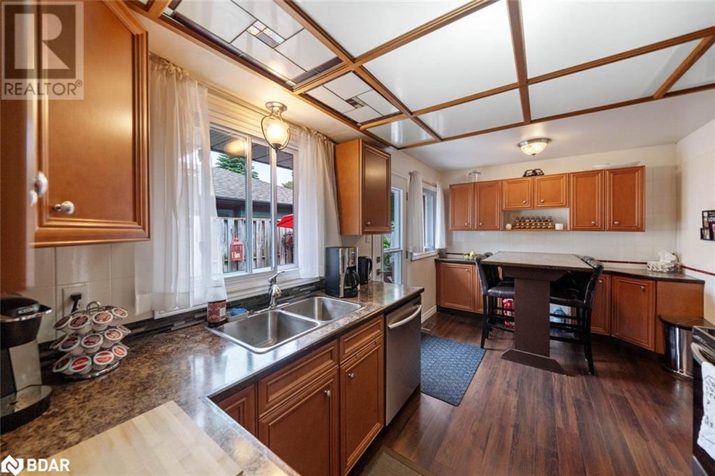 Photo 6 of 7 Broadmoor Avenue, Barrie ON