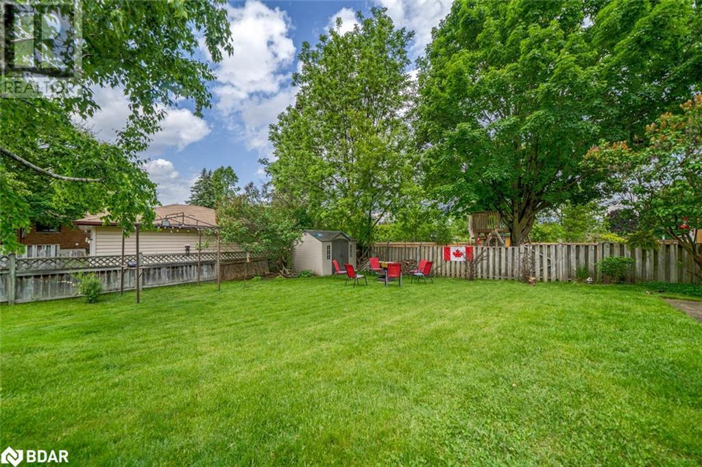 Photo 10 of 7 Broadmoor Avenue, Barrie ON