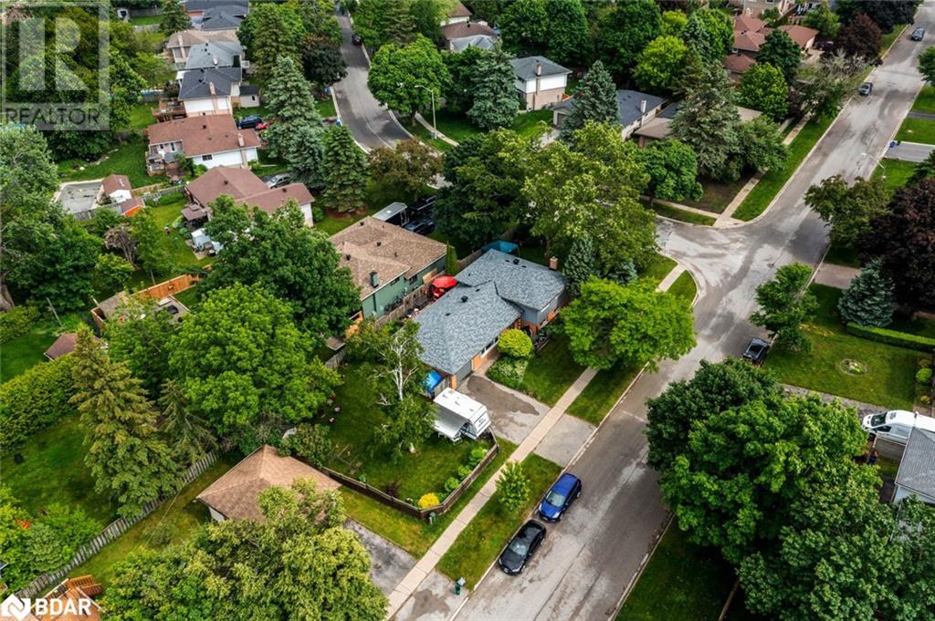 Photo 11 of 7 Broadmoor Avenue, Barrie ON