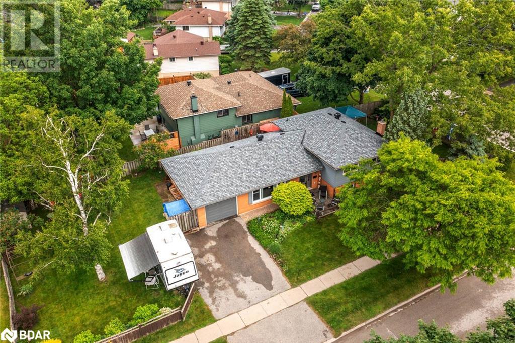 Photo 9 of 7 Broadmoor Avenue, Barrie ON