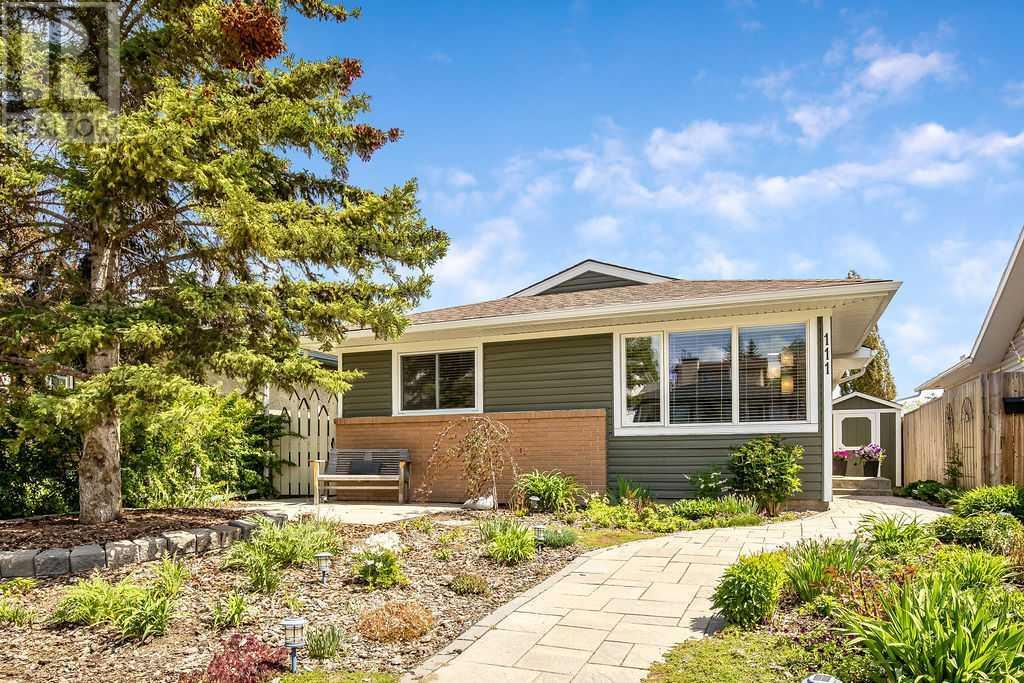 111 Shawmeadows Crescent SW, Calgary, Alberta