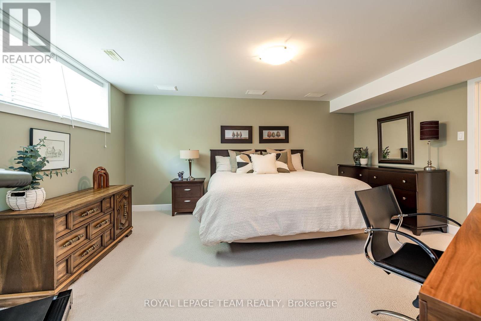 Photo 35 of 19 Turtle Point Private, Ottawa ON